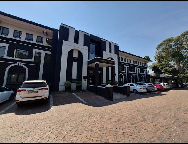 41M² OFFICE TO LET IN HYDE PARK