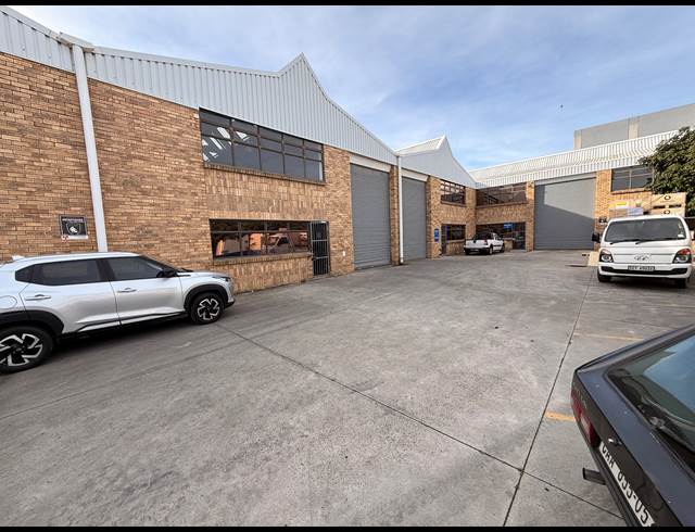 1,152M² WAREHOUSE TO LET IN SAXENBURG PARK 1