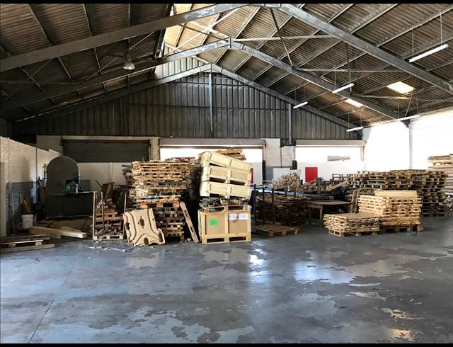 810M² FACTORY TO LET IN PAROW CENTRAL