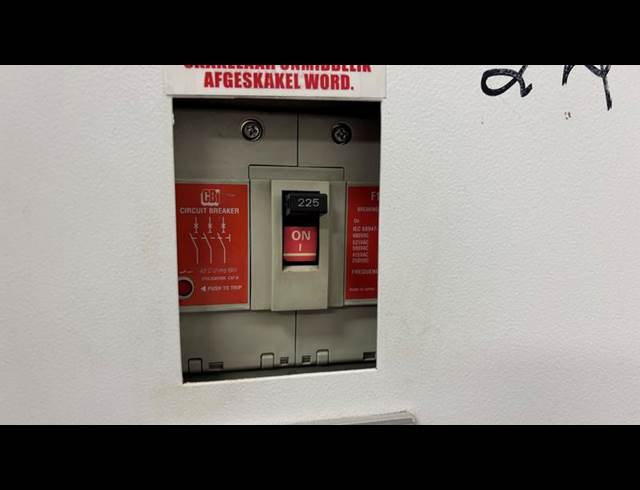 BUSINESS PROPERTY TO RENT IN GARDENS