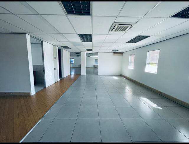 434M² OFFICE TO LET IN FOURWAYS