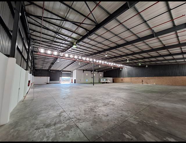 1,607M² WAREHOUSE TO LET IN NORTH RIDING