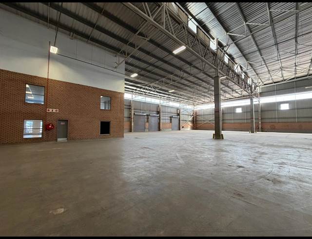 10,114M² WAREHOUSE TO LET IN CLAYVILLE