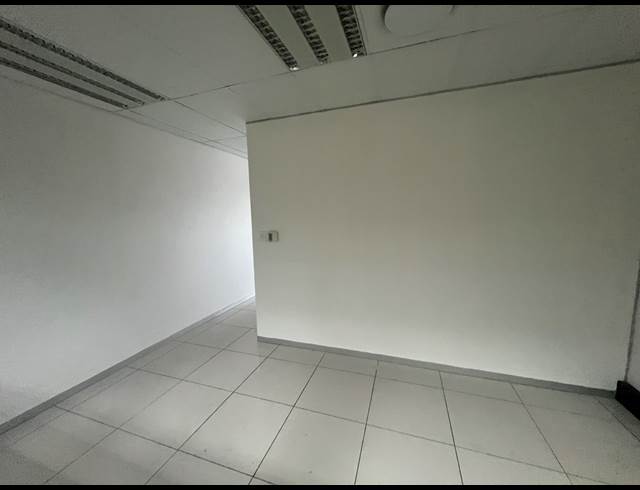 95M² RETAIL TO LET IN KYA SANDS