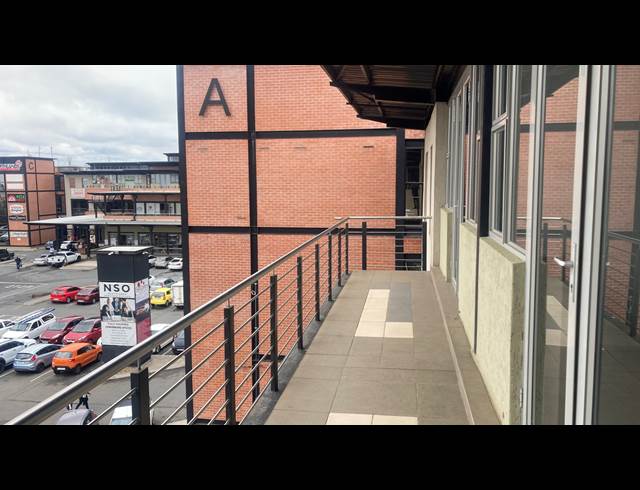 377M² OFFICE TO LET IN NORTH RIDING