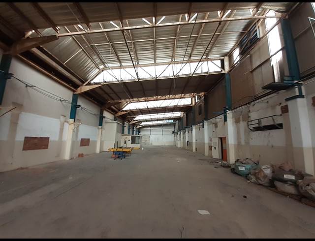 2,200M² FACTORY TO LET IN CHAMDOR