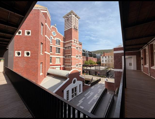 270M² OFFICE TO LET IN GARDENS