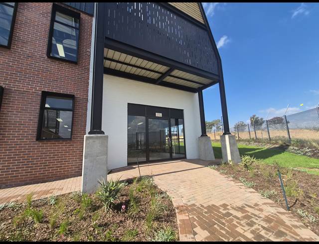 2,494M² WAREHOUSE TO LET IN RIVERSANDS