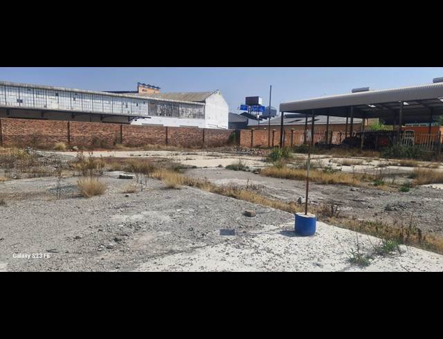 9,593M² VACANT LAND TO LET IN VILLAGE MAIN