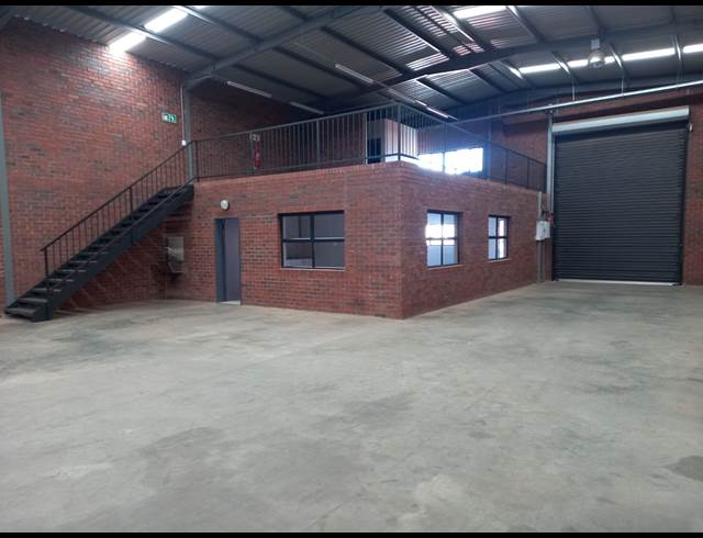 410M² WAREHOUSE TO LET IN POMONA