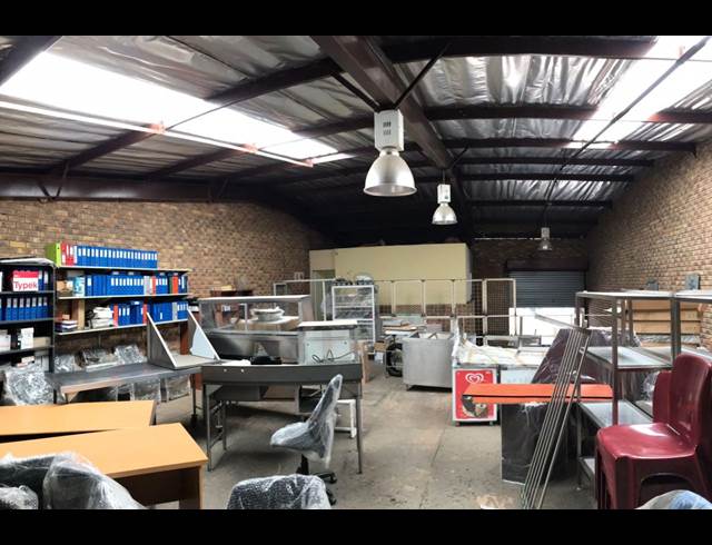 340M² WAREHOUSE RENTED IN LASER PARK