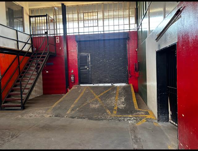 760M² WAREHOUSE TO LET IN MARTINDALE