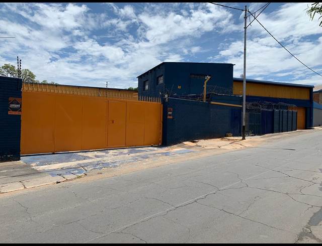 1,395M² WAREHOUSE TO LET IN WYNBERG