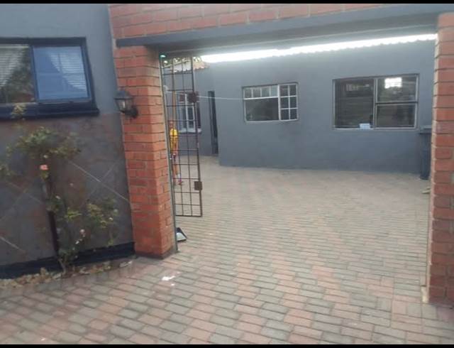 1 bed property to rent in ELDORADO PARK