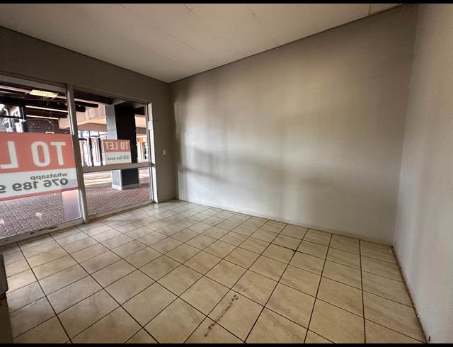 147M² RETAIL TO LET IN MODEL PARK