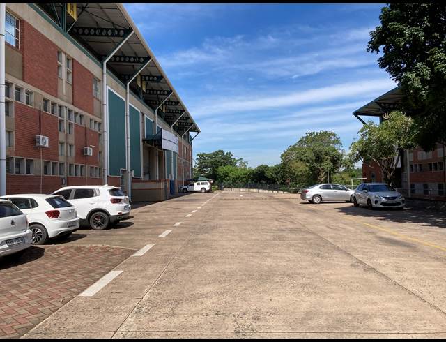 1,370M² WAREHOUSE TO LET IN WESTMEAD