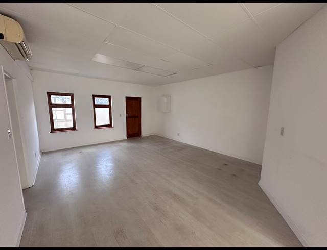 47M² OFFICE TO LET IN HOUT BAY CENTRAL
