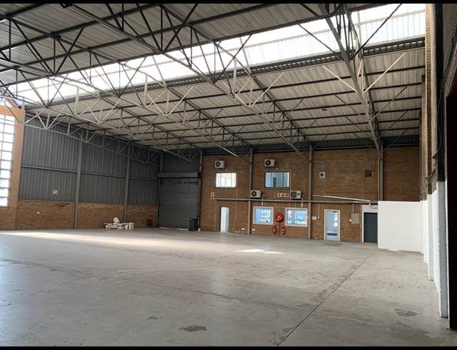 1,550M² WAREHOUSE TO LET IN SPARTAN