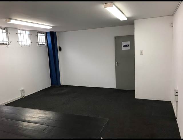 563M² FACTORY TO LET IN WESTMEAD