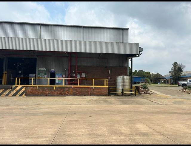 3,963M² WAREHOUSE TO LET IN ANDERBOLT