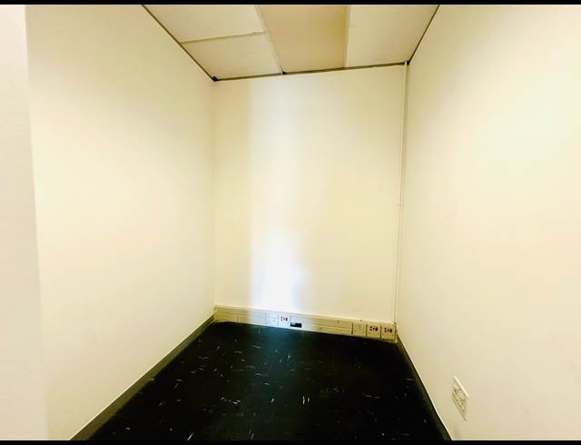 359.73M² OFFICE TO LET IN WOODMEAD
