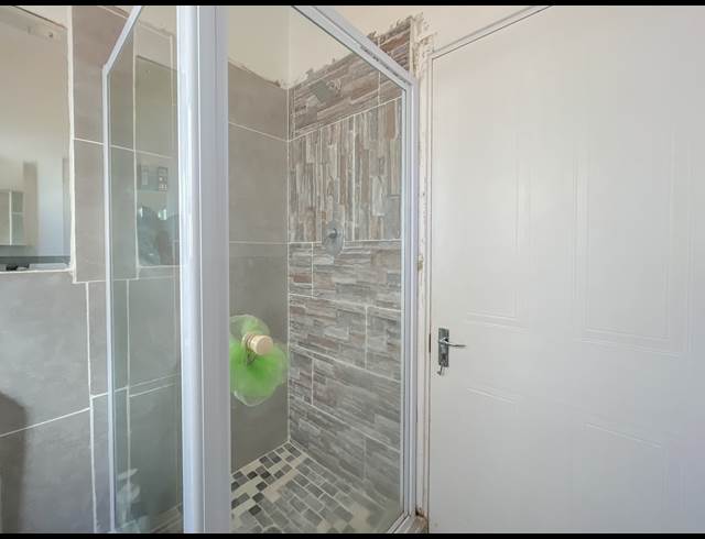 2 BEDROOM APARTMENT TO LET IN MANOR ESTATES