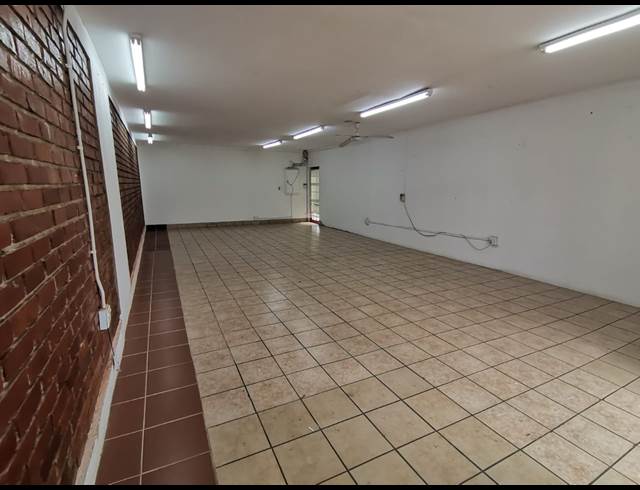 65M² RETAIL TO LET IN VALHALLA