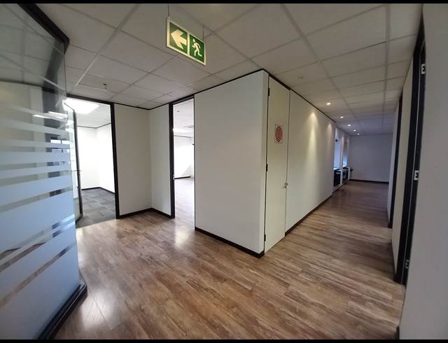 568M² OFFICE TO LET IN BRYANSTON