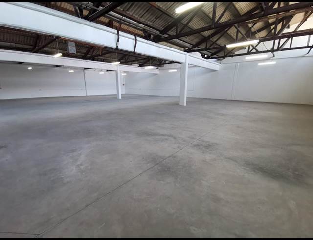 670M² WAREHOUSE RENTED IN NDABENI
