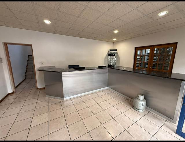 1,390M² WAREHOUSE TO LET IN STRIJDOMPARK