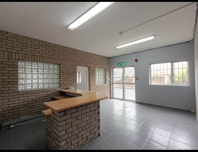 1,540M² WAREHOUSE TO LET IN WESTMEAD