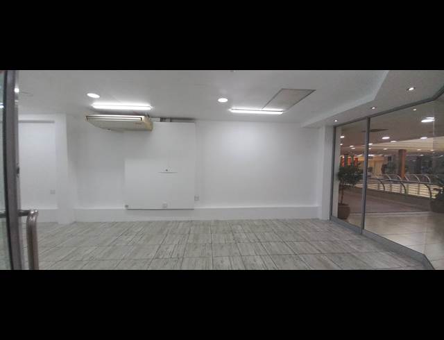 48.24M² RETAIL TO LET IN BLACKHEATH