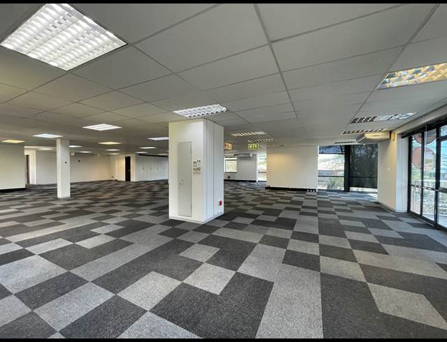725M² OFFICE TO LET IN BRYANSTON