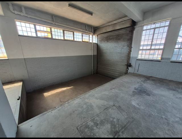 900M² WAREHOUSE TO LET IN BENROSE