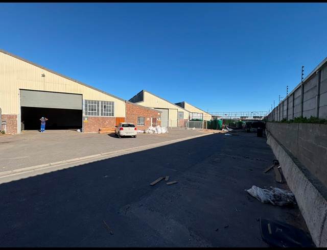 306M² WAREHOUSE TO LET IN BROADLANDS PARK