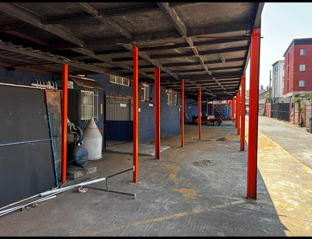760M² WAREHOUSE TO LET IN MARTINDALE