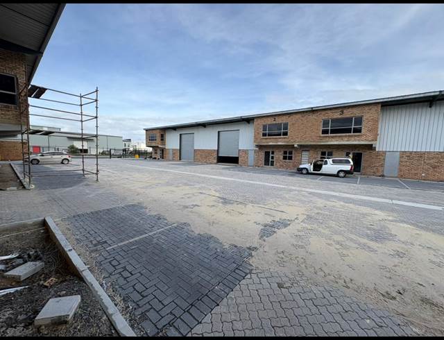 619.60M² WAREHOUSE TO LET IN FIRGROVE