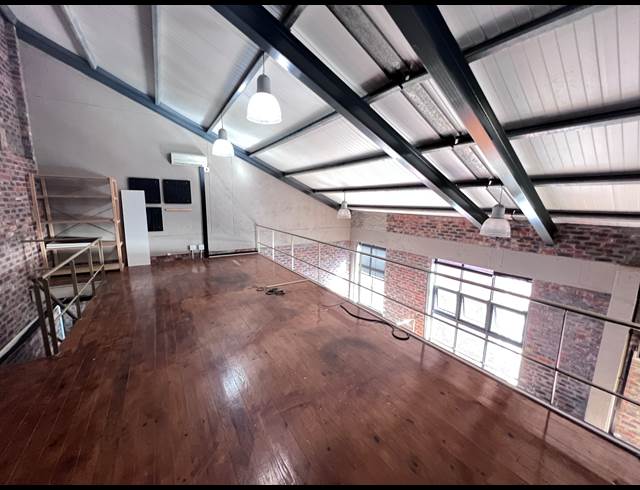 180M² OFFICE TO LET IN WOODSTOCK