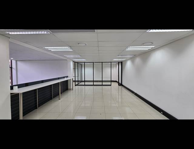 531M² WAREHOUSE TO LET IN NORTH RIDING