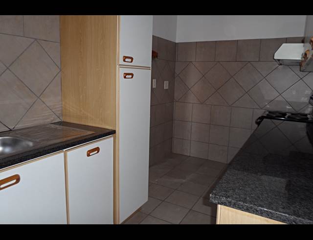 2 bed property to rent in NORTHCLIFF