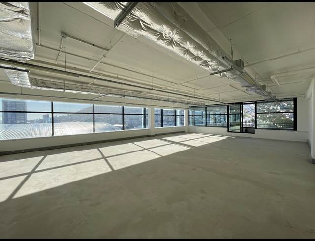 314M² OFFICE TO LET IN SEA POINT