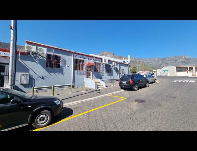227M² FACTORY RENTED IN WOODSTOCK