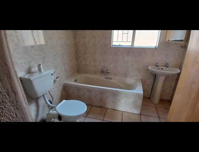3 BEDROOM TOWNHOUSE TO LET IN DIE HEUWEL