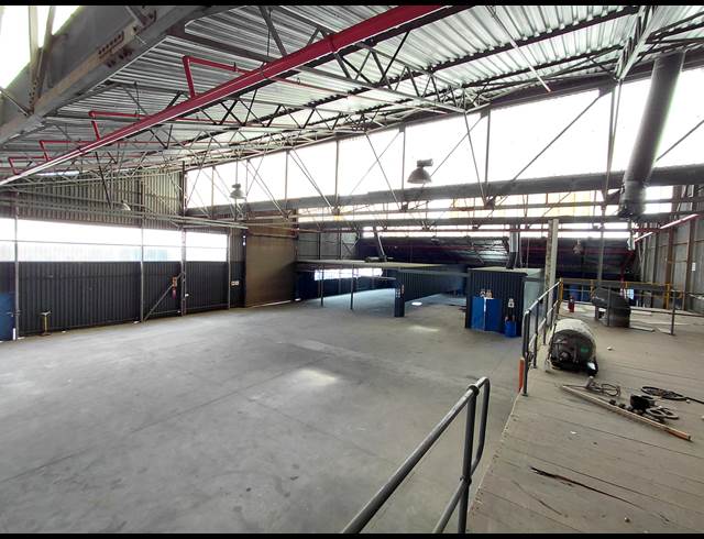 2,899M² WAREHOUSE TO LET IN CLAYVILLE