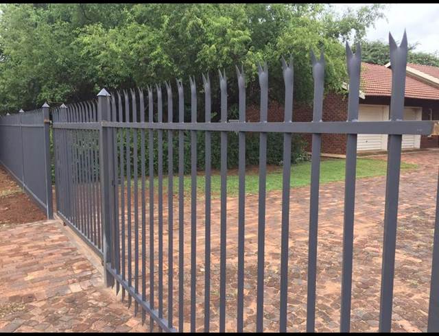 3 BEDROOM PROPERTY TO RENT IN CHROOM PARK