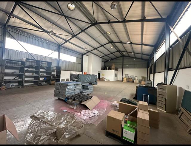 550M² WAREHOUSE TO LET IN MOREHILL