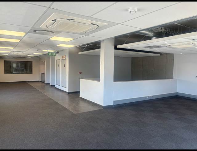 5,204M² WAREHOUSE TO LET IN BLACKHEATH INDUSTRIAL