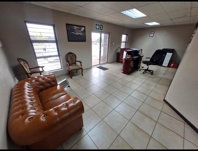 275M² OFFICE TO LET IN KLIPFONTEIN