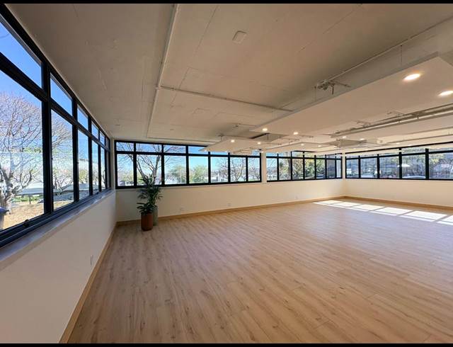 264M² SERVICED OFFICE TO LET IN HALFWAY HOUSE