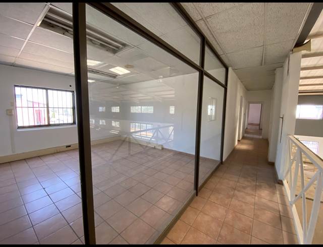 1,400M² WAREHOUSE TO LET IN PRINCESS AH